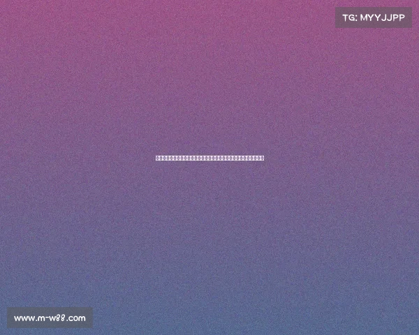 拉塞尔训练视频曝光：金色长发引人注目，三分与传球技术全方位展示